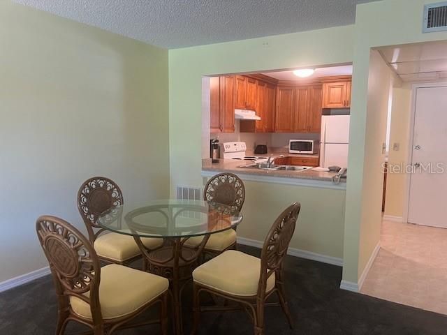 For Sale: $234,000 (2 beds, 2 baths, 1045 Square Feet)