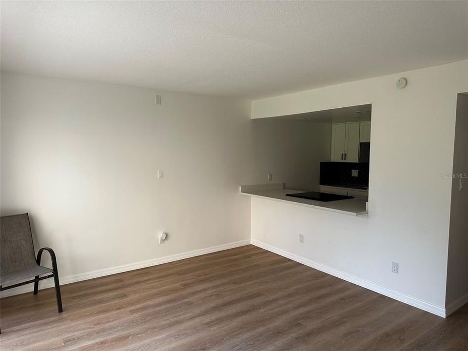 For Rent: $1,425 (1 beds, 1 baths, 586 Square Feet)