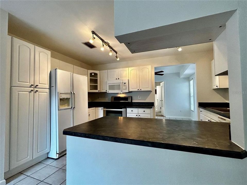 For Rent: $2,900 (3 beds, 2 baths, 1678 Square Feet)