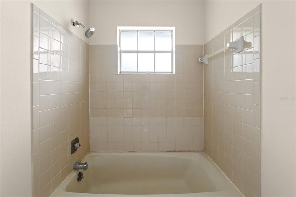 待售: $235,000 (3 贝兹, 2 浴室, 1685 平方英尺)
