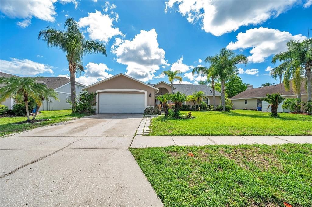 For Sale: $599,000 (3 beds, 2 baths, 1986 Square Feet)