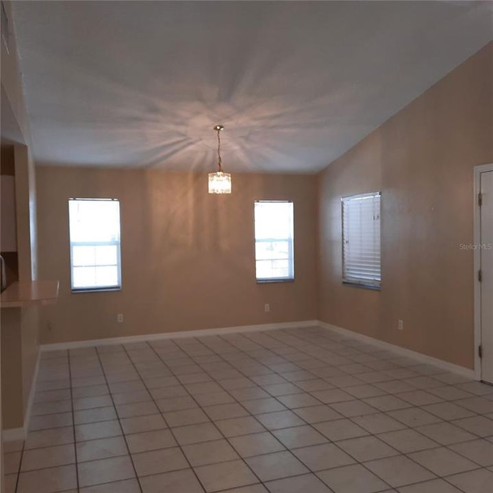 For Rent: $2,295 (3 beds, 2 baths, 1248 Square Feet)