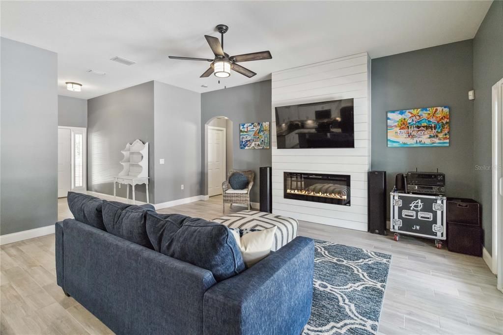 Active With Contract: $620,000 (4 beds, 2 baths, 2212 Square Feet)