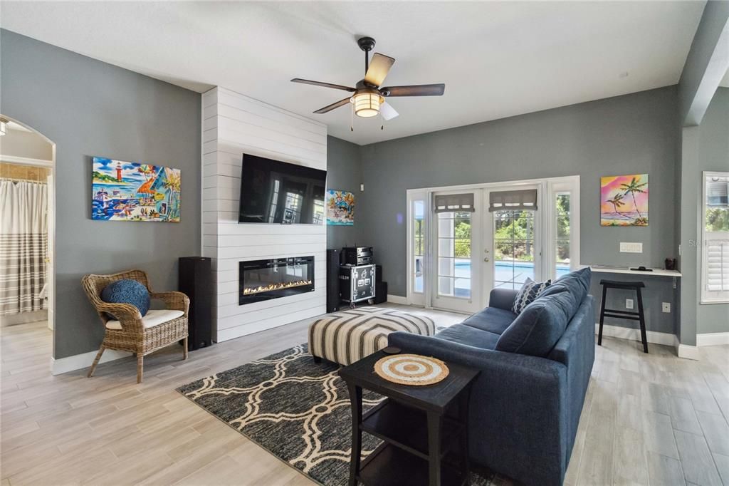 Active With Contract: $620,000 (4 beds, 2 baths, 2212 Square Feet)