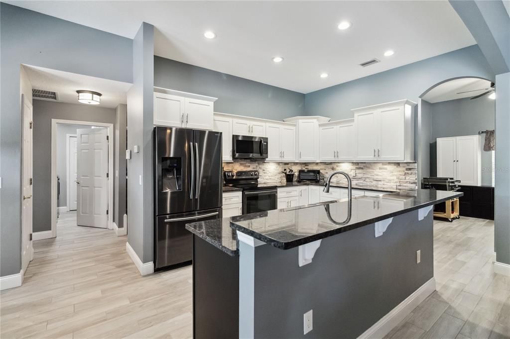 Active With Contract: $620,000 (4 beds, 2 baths, 2212 Square Feet)