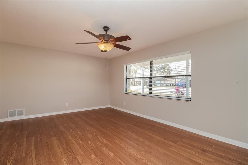 For Rent: $2,315 (3 beds, 2 baths, 1606 Square Feet)