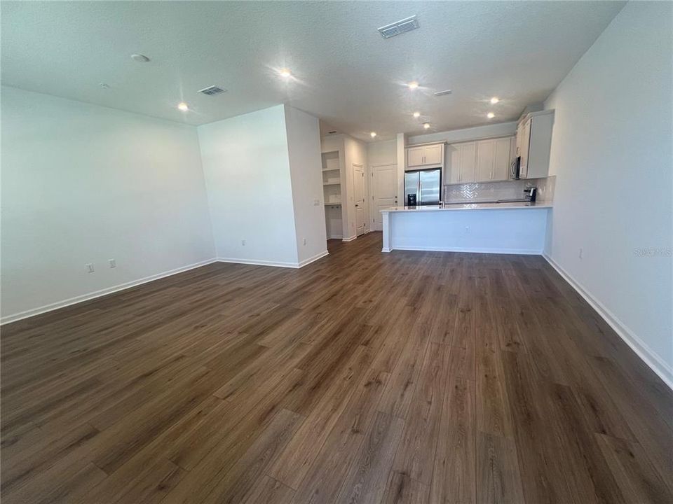 For Rent: $2,675 (3 beds, 2 baths, 1678 Square Feet)