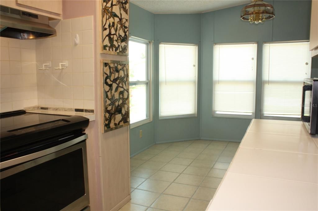 For Sale: $179,900 (2 beds, 2 baths, 1092 Square Feet)