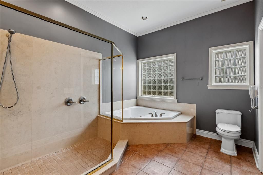 待售: $1,200,000 (4 贝兹, 3 浴室, 4279 平方英尺)