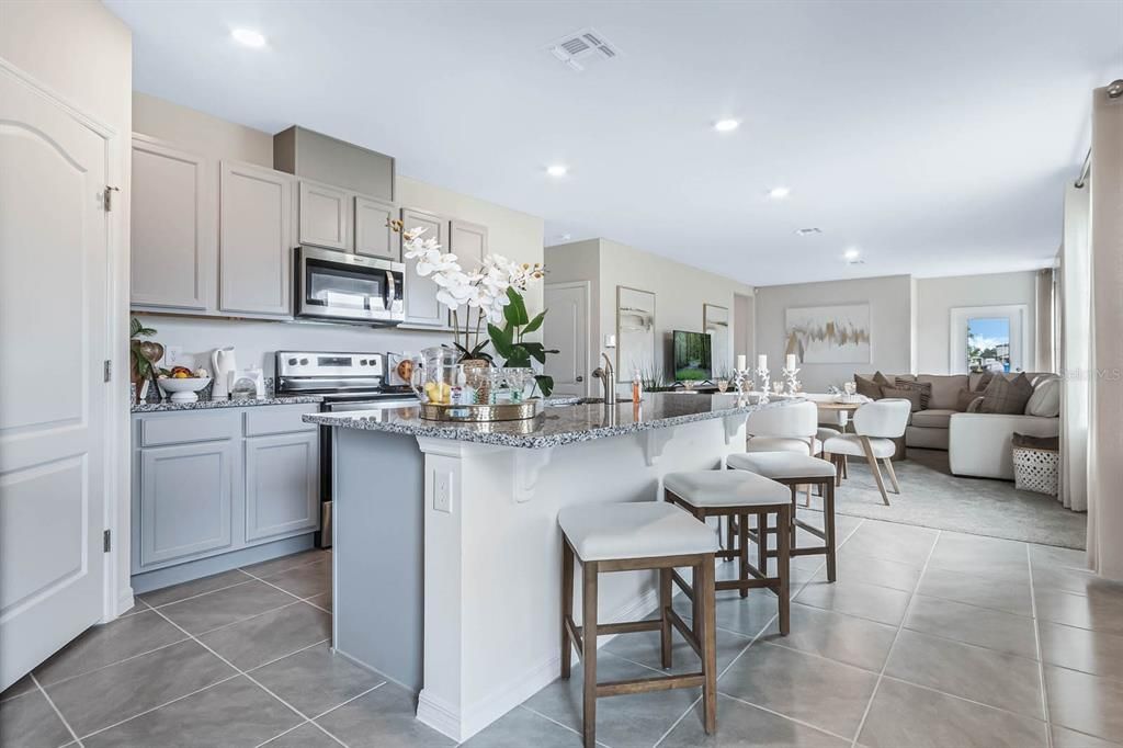 Active With Contract: $340,490 (4 beds, 2 baths, 1665 Square Feet)