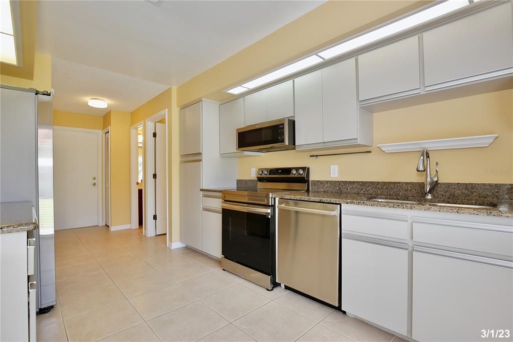 For Rent: $2,595 (2 beds, 2 baths, 1473 Square Feet)