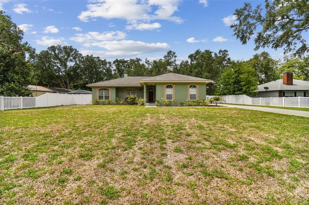 For Sale: $360,000 (3 beds, 2 baths, 1581 Square Feet)