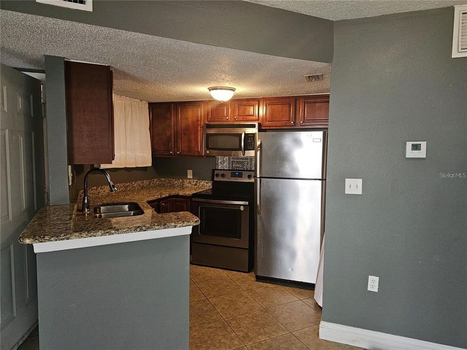 For Rent: $1,250 (1 beds, 1 baths, 660 Square Feet)
