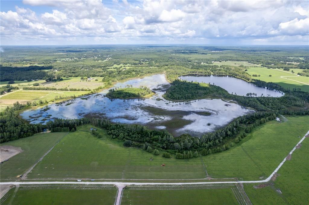 На продажу: $800,000 (44.40 acres)