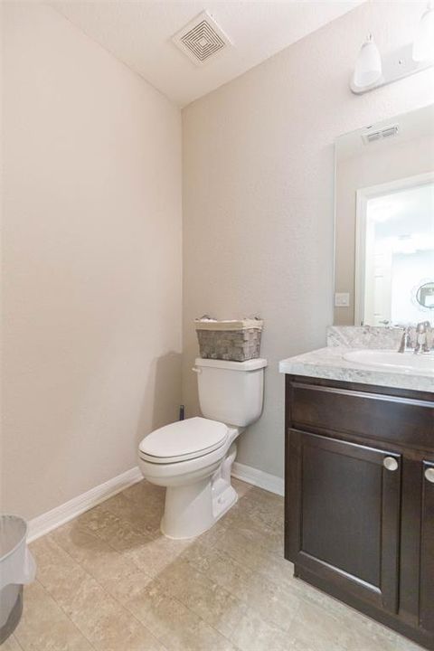 Active With Contract: $319,900 (3 beds, 2 baths, 1917 Square Feet)