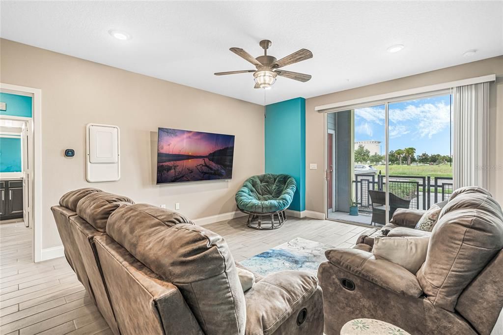 For Sale: $399,000 (2 beds, 2 baths, 1486 Square Feet)