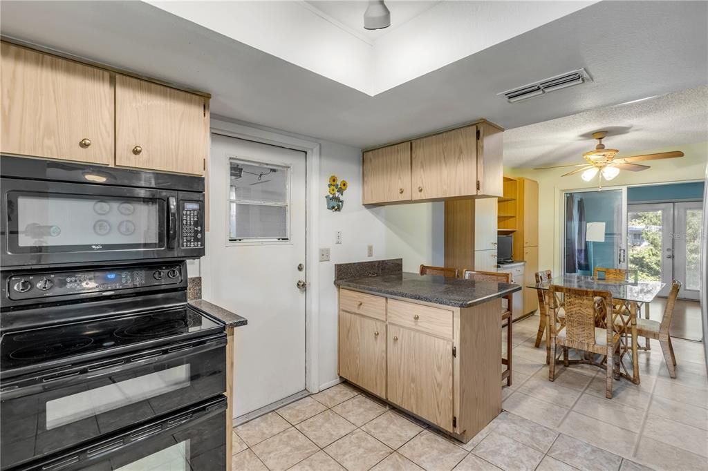 For Sale: $649,000 (2 beds, 2 baths, 1500 Square Feet)