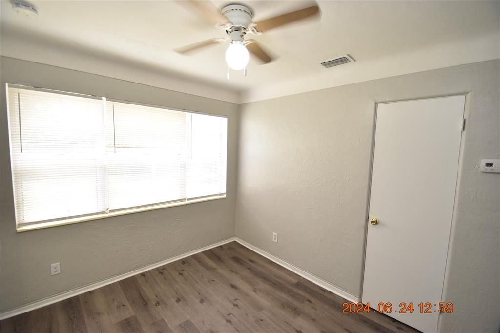 For Rent: $1,850 (3 beds, 1 baths, 930 Square Feet)