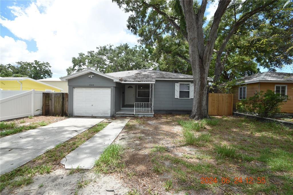For Rent: $1,850 (3 beds, 1 baths, 930 Square Feet)