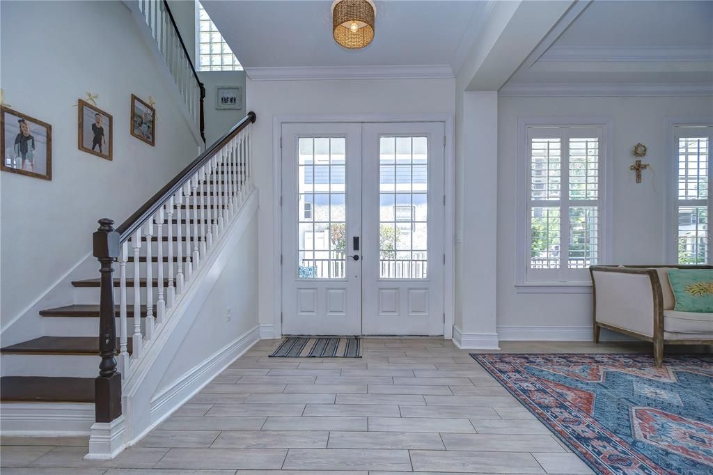 Bright foyer!