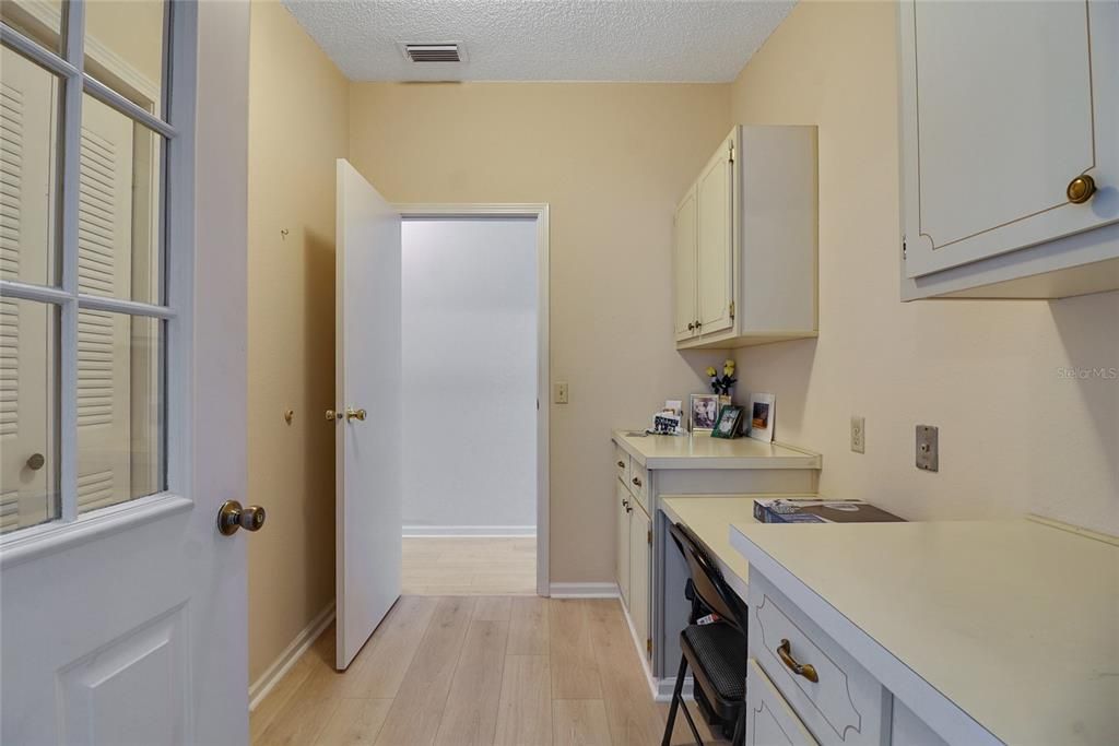 For Sale: $309,900 (2 beds, 2 baths, 1576 Square Feet)