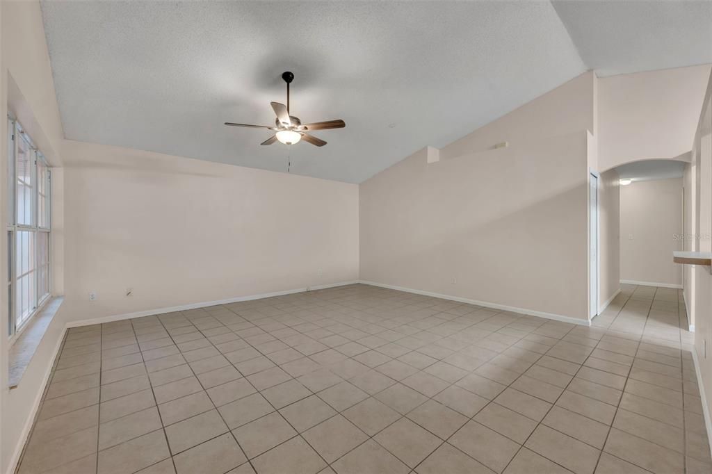 For Sale: $367,000 (3 beds, 2 baths, 1218 Square Feet)