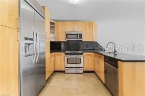 For Sale: $299,900 (2 beds, 2 baths, 1410 Square Feet)