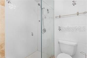 For Sale: $299,900 (2 beds, 2 baths, 1410 Square Feet)