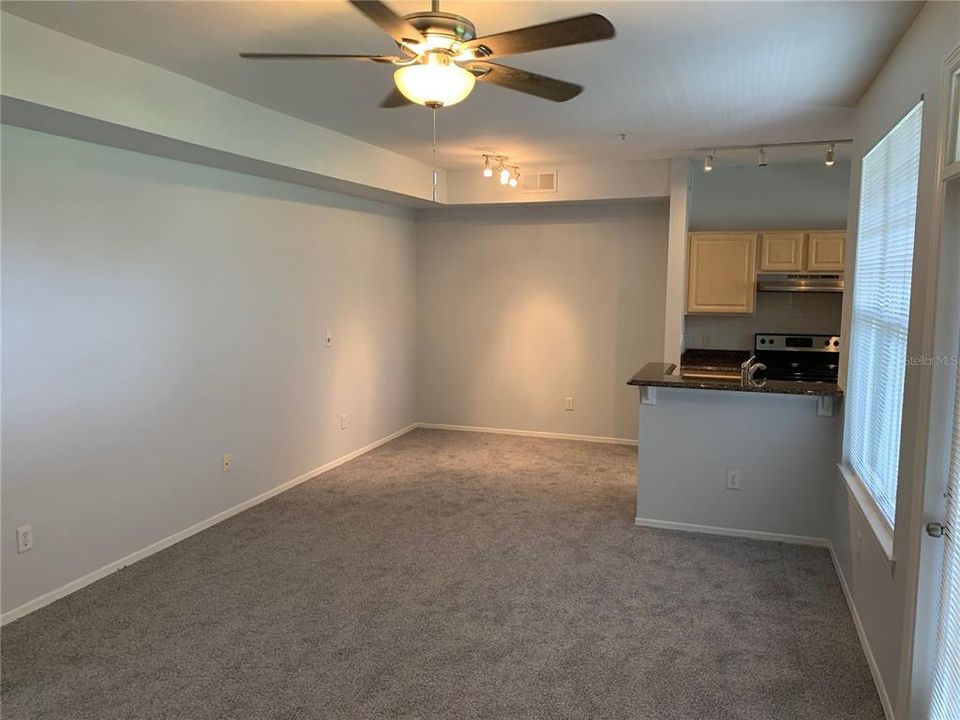 For Rent: $1,595 (1 beds, 1 baths, 948 Square Feet)