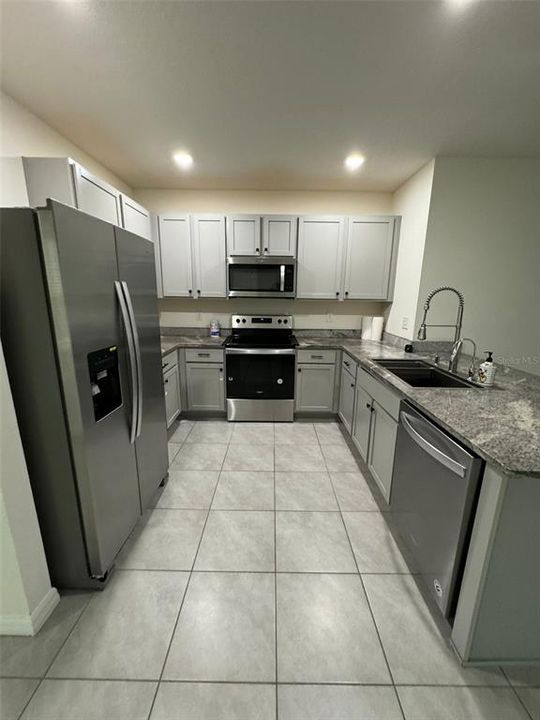 For Rent: $2,600 (3 beds, 2 baths, 1504 Square Feet)