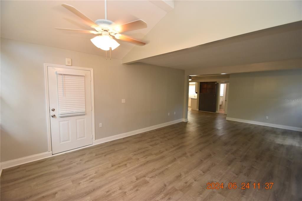 For Rent: $2,000 (2 beds, 2 baths, 1300 Square Feet)