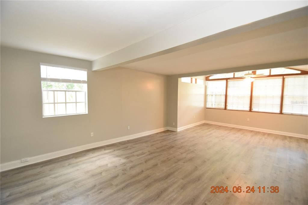 For Rent: $2,000 (2 beds, 2 baths, 1300 Square Feet)