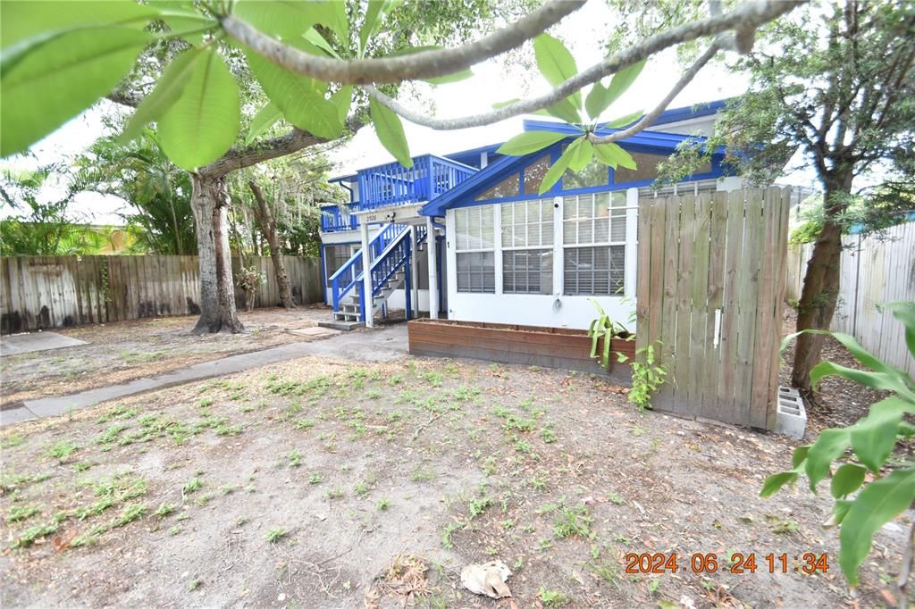 For Rent: $2,000 (2 beds, 2 baths, 1300 Square Feet)