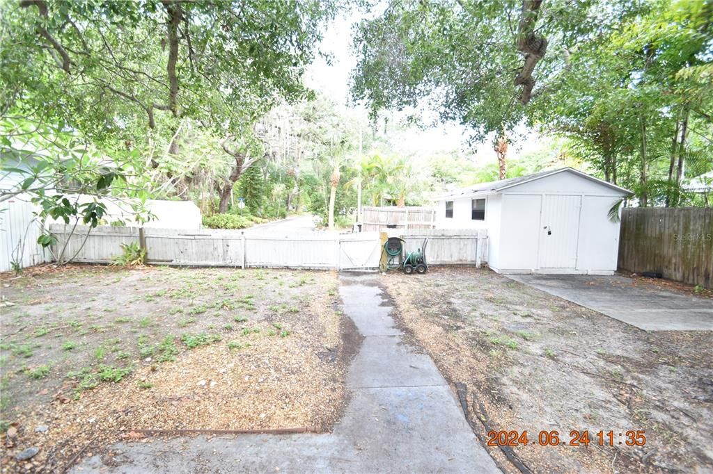 For Rent: $2,000 (2 beds, 2 baths, 1300 Square Feet)