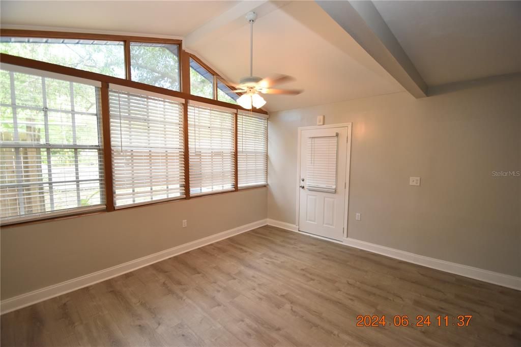 For Rent: $2,000 (2 beds, 2 baths, 1300 Square Feet)