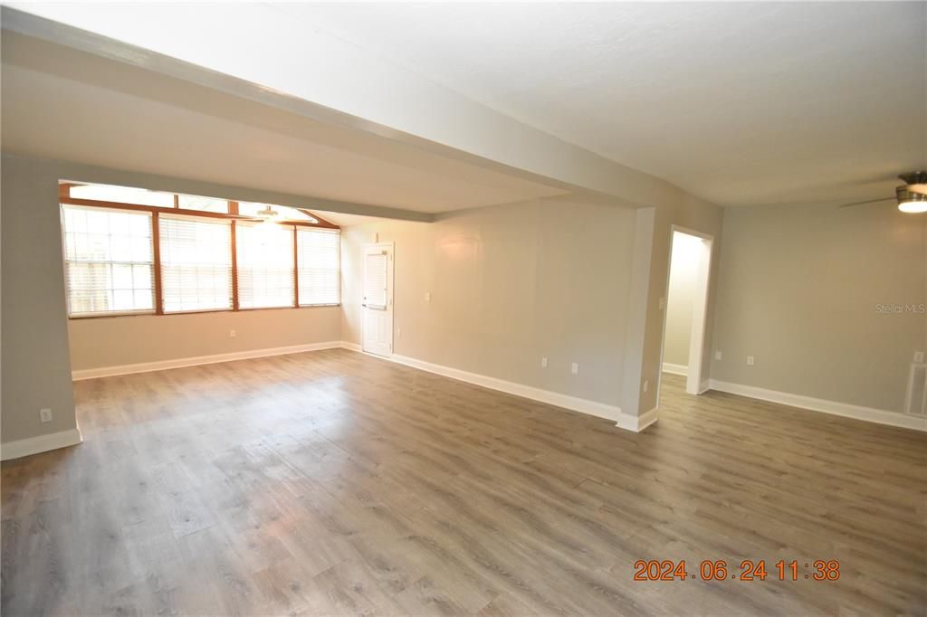 For Rent: $2,000 (2 beds, 2 baths, 1300 Square Feet)