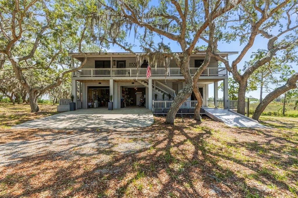 For Sale: $1,160,000 (3 beds, 2 baths, 1878 Square Feet)