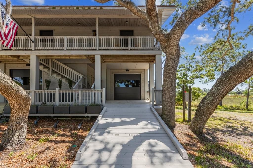 For Sale: $1,160,000 (3 beds, 2 baths, 1878 Square Feet)