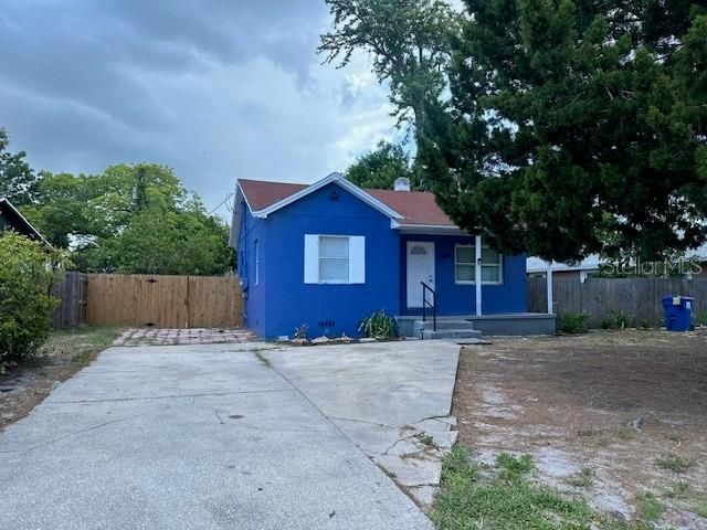 For Rent: $1,875 (2 beds, 1 baths, 779 Square Feet)