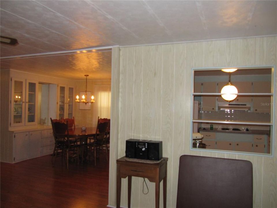 For Sale: $165,000 (2 beds, 2 baths, 1152 Square Feet)