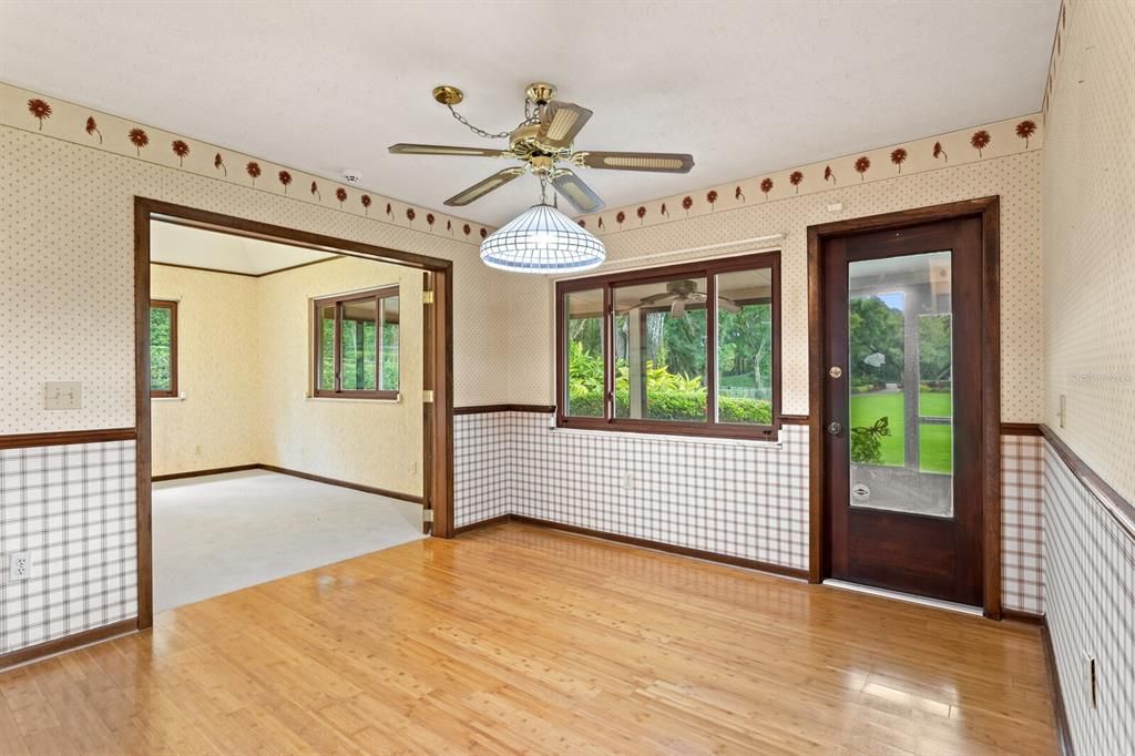 Separate breakfast nook for everyday meals!