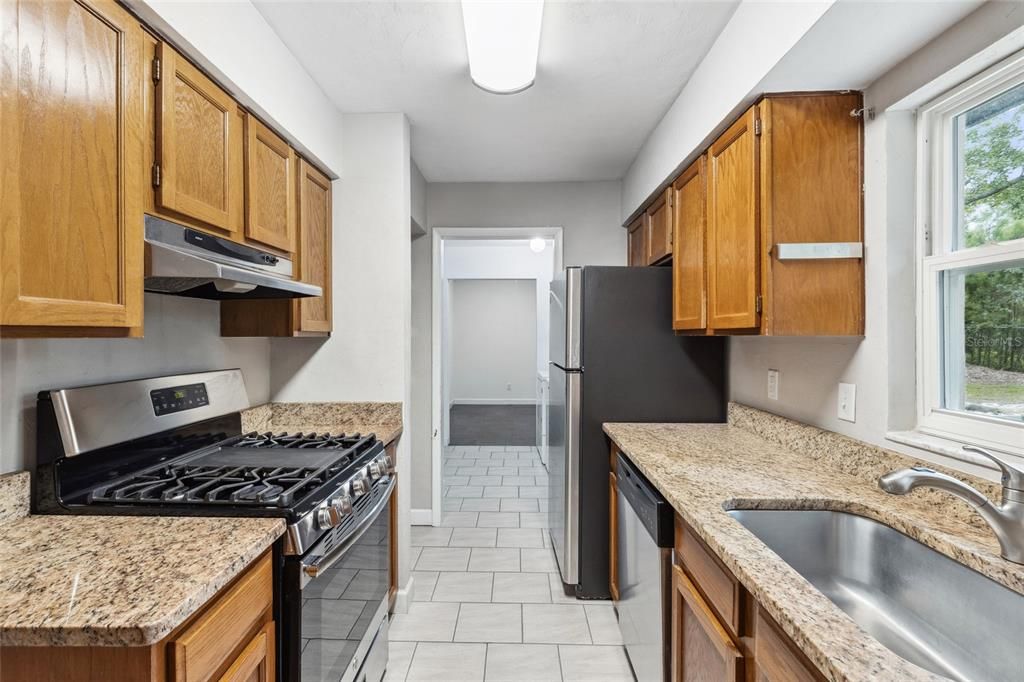 For Sale: $345,000 (3 beds, 2 baths, 1516 Square Feet)