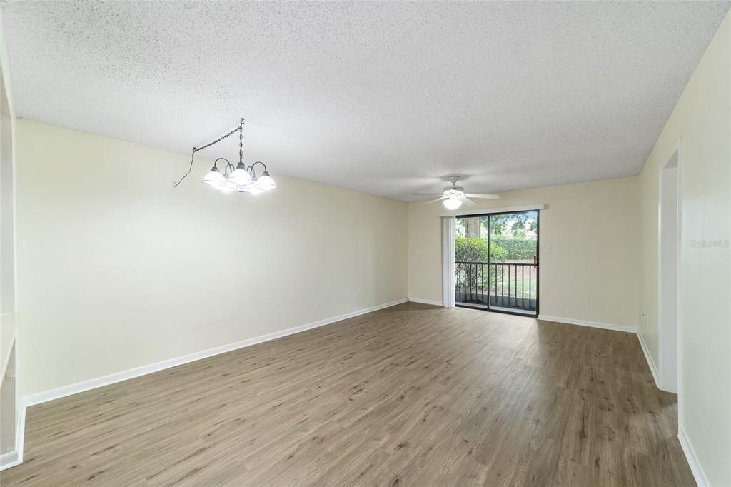 For Sale: $184,900 (2 beds, 2 baths, 1065 Square Feet)