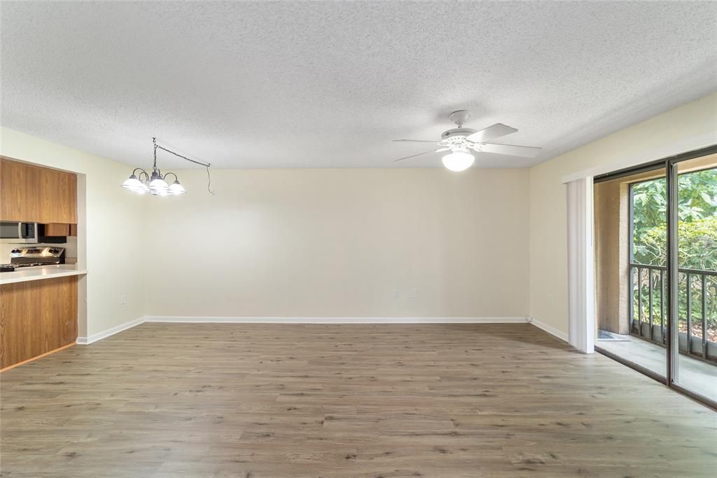 For Sale: $184,900 (2 beds, 2 baths, 1065 Square Feet)