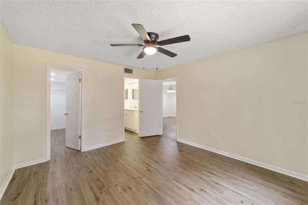 For Sale: $184,900 (2 beds, 2 baths, 1065 Square Feet)