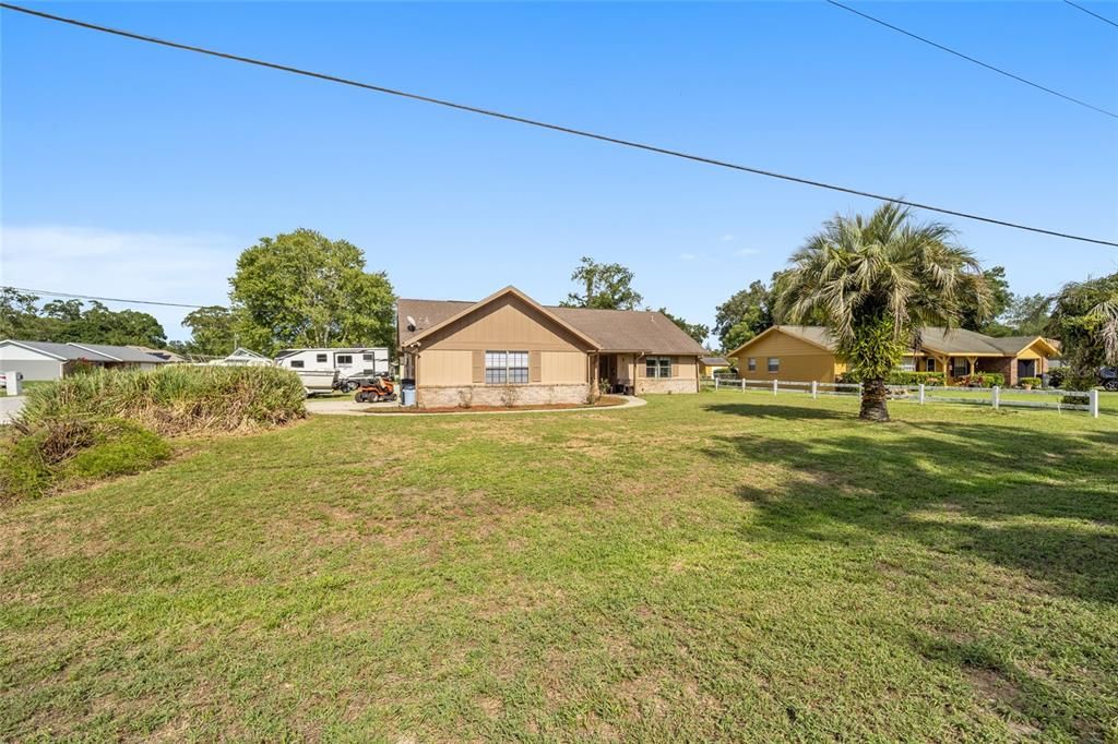 For Sale: $294,000 (3 beds, 2 baths, 1548 Square Feet)