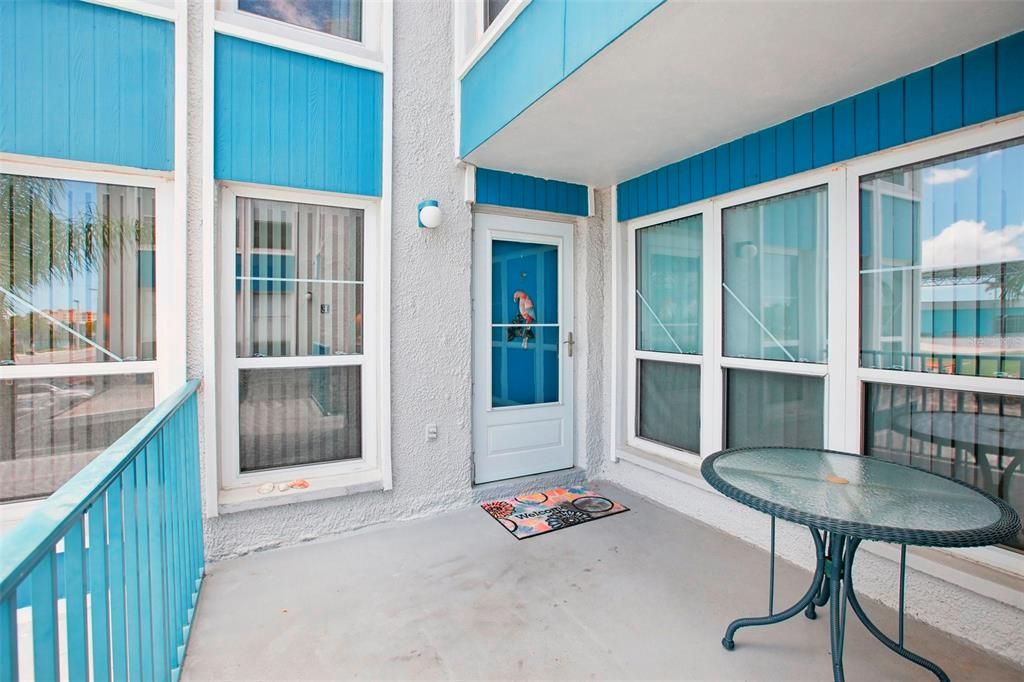 For Sale: $499,900 (2 beds, 1 baths, 1040 Square Feet)