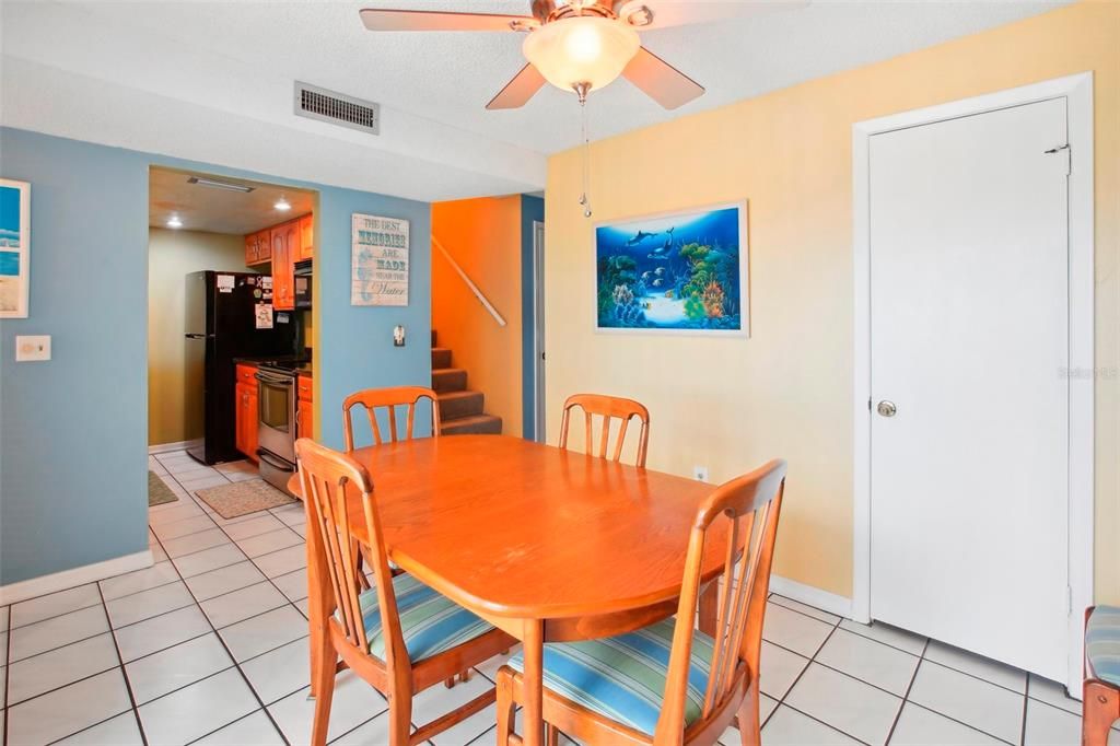 For Sale: $499,900 (2 beds, 1 baths, 1040 Square Feet)