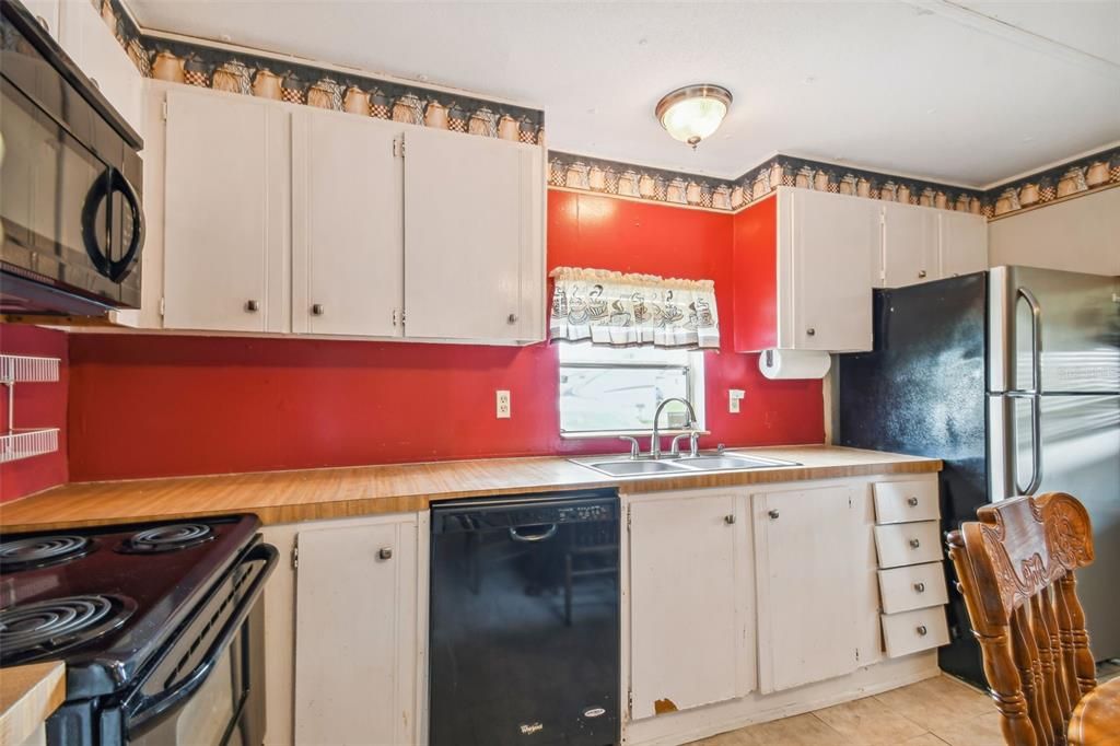 For Sale: $156,000 (3 beds, 1 baths, 952 Square Feet)