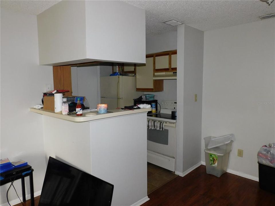 For Sale: $150,000 (1 beds, 1 baths, 552 Square Feet)